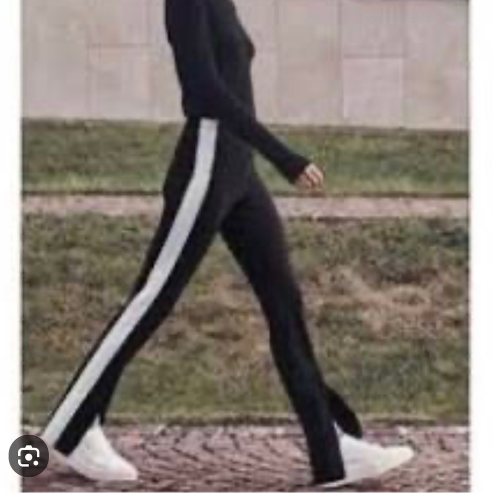 Athleta Interstellar Tight Black with White Stripe Side Zip Snap Closure Size 4